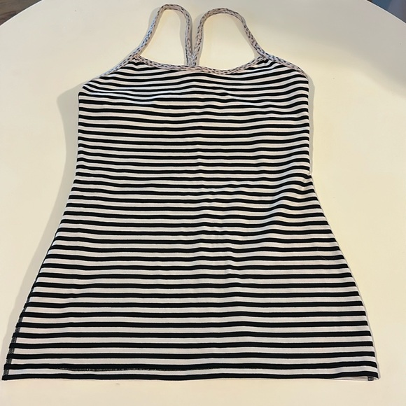 Lululemon tank Power Y - Picture 1 of 4